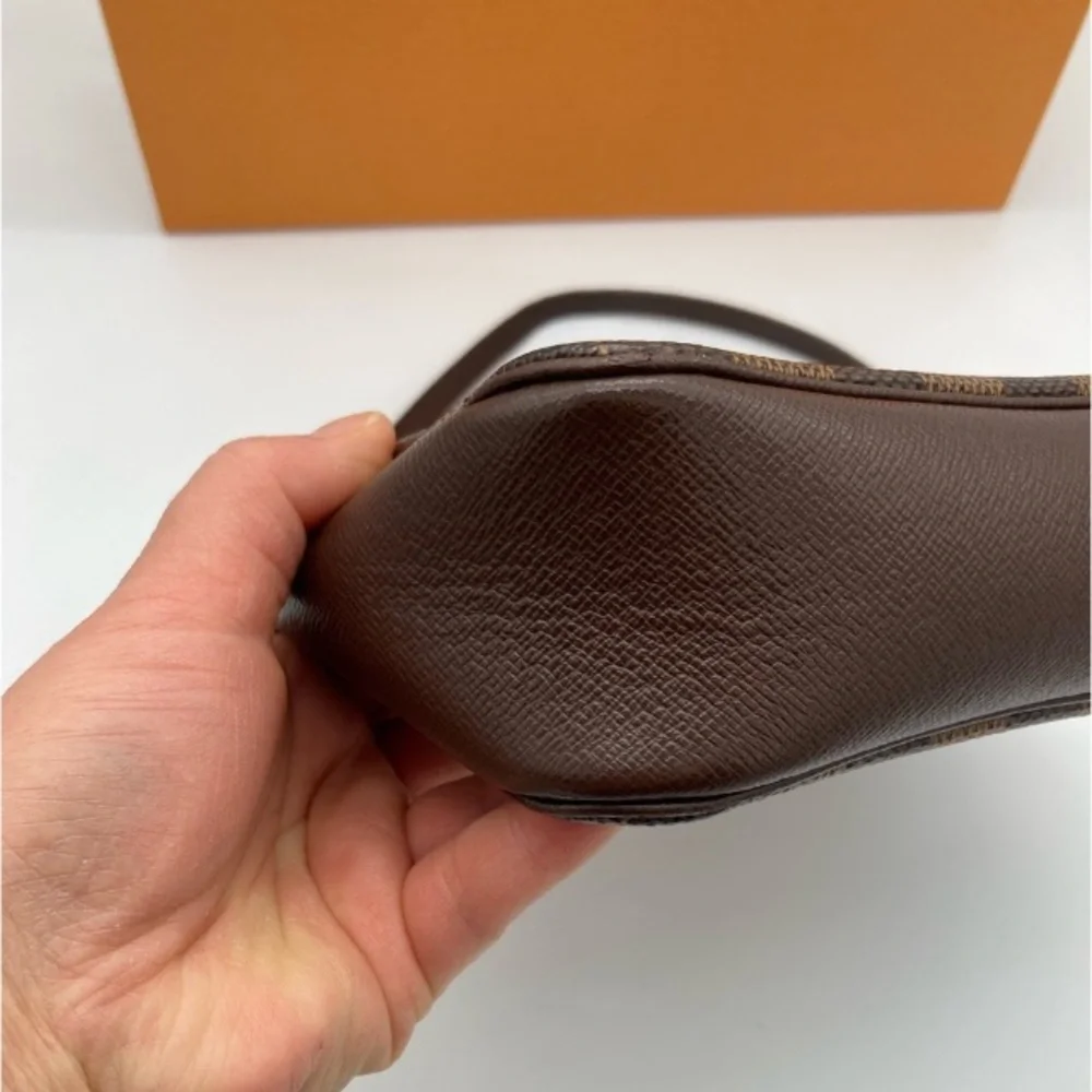 LOUIS VUITTON DAMIER EBENE MAKE UP POUCHETTE BAG